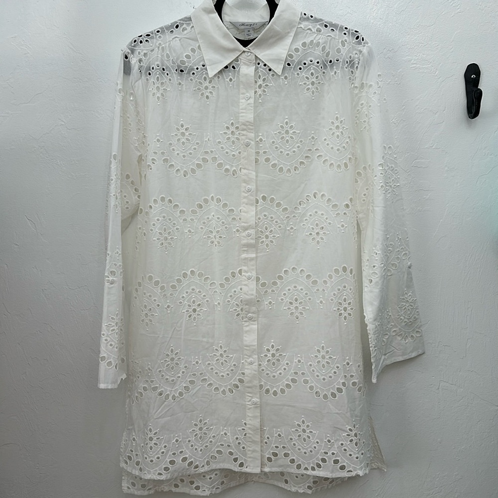 Honey St Off White Eyelet Lace Button Down Tunic Blouse